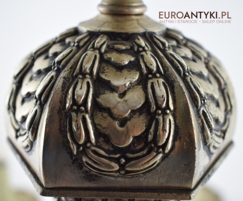 Srebrny żyrandol bogato zdobiony chandelier pałacowy kolor stare srebro zabytkowe oświetlenie antyk