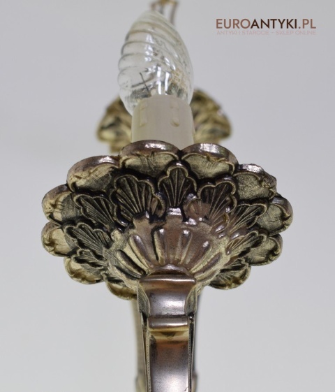 Srebrny żyrandol bogato zdobiony chandelier pałacowy kolor stare srebro zabytkowe oświetlenie antyk