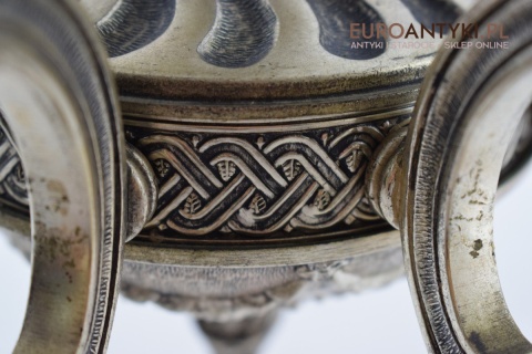 Srebrny żyrandol bogato zdobiony chandelier pałacowy kolor stare srebro zabytkowe oświetlenie antyk