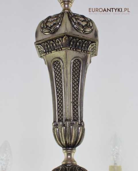 Srebrny żyrandol bogato zdobiony chandelier pałacowy kolor stare srebro zabytkowe oświetlenie antyk