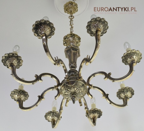 ekskluzywny srebrny żyrandol