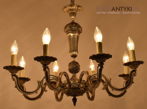 Srebrny żyrandol bogato zdobiony chandelier pałacowy kolor stare srebro zabytkowe oświetlenie antyk