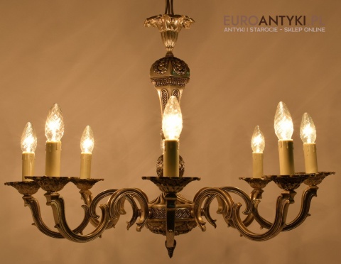 Srebrny żyrandol bogato zdobiony chandelier pałacowy kolor stare srebro zabytkowe oświetlenie antyk