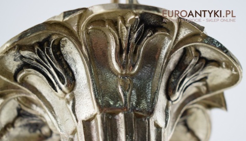 Srebrny żyrandol bogato zdobiony chandelier pałacowy kolor stare srebro zabytkowe oświetlenie antyk