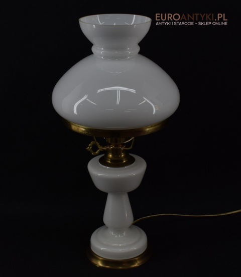 Stara biała szklana lampka klasyczna lampa na stolik babcina oświetlenie retro vintage classic