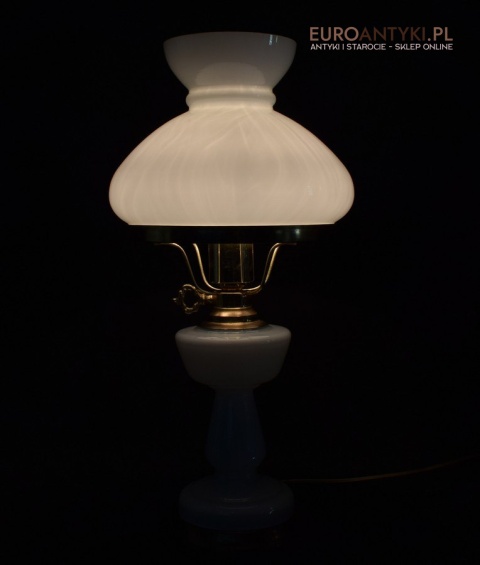 Stara biała szklana lampka klasyczna lampa na stolik babcina oświetlenie retro vintage classic