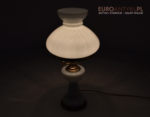 Stara biała szklana lampka klasyczna lampa na stolik babcina oświetlenie retro vintage classic