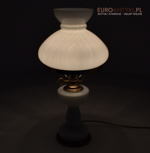 Stara biała szklana lampka klasyczna lampa na stolik babcina oświetlenie retro vintage classic