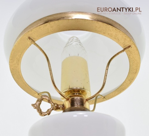 Stara biała szklana lampka klasyczna lampa na stolik babcina oświetlenie retro vintage classic