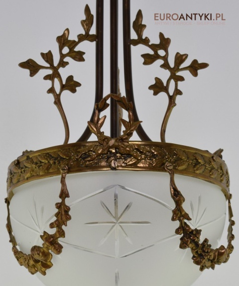 Secesyjna lampa sufitowa do pałacu zamku. Żyrandol antyczny ze szlifowanym kloszem antyk Art Nouveau