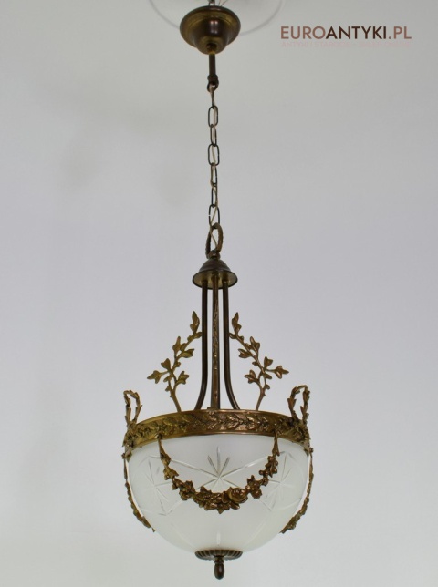 sklep ze starymi lampami