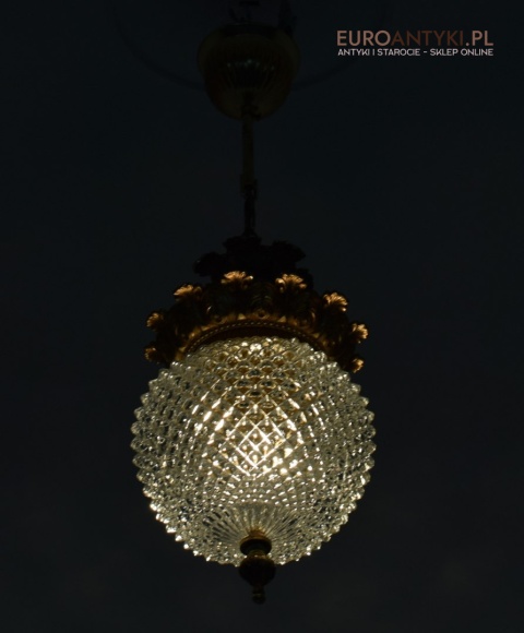 Ekskluzywna lampa wisząca stylowa z karbowanym kloszem. Lampa sufitowa pałacowa.