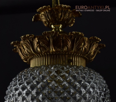 Ekskluzywna lampa wisząca stylowa z karbowanym kloszem. Lampa sufitowa pałacowa.