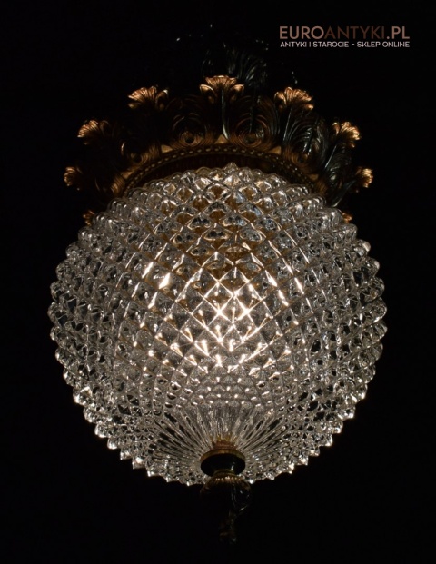 Ekskluzywna lampa wisząca stylowa z karbowanym kloszem. Lampa sufitowa pałacowa.