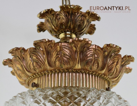 Ekskluzywna lampa wisząca stylowa z karbowanym kloszem. Lampa sufitowa pałacowa.