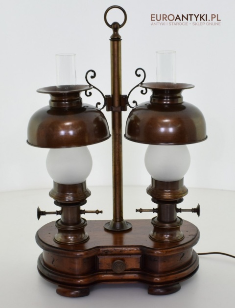 zabytkowa lampa do biblioteki