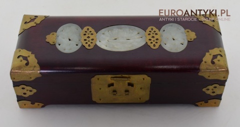 muzealny kuferek na biżuterie