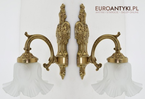 mosiężne kinkiety z kloszami