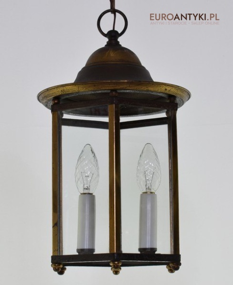 sklep ze starymi lampami