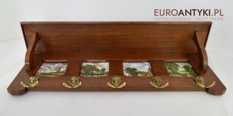 dębowy wieszak z kafelkami
