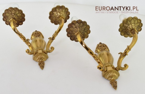 para zabytkowych kinkietów