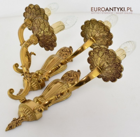 sklep ze starymi lampami