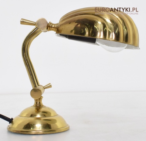 muszelka lampa na stolik