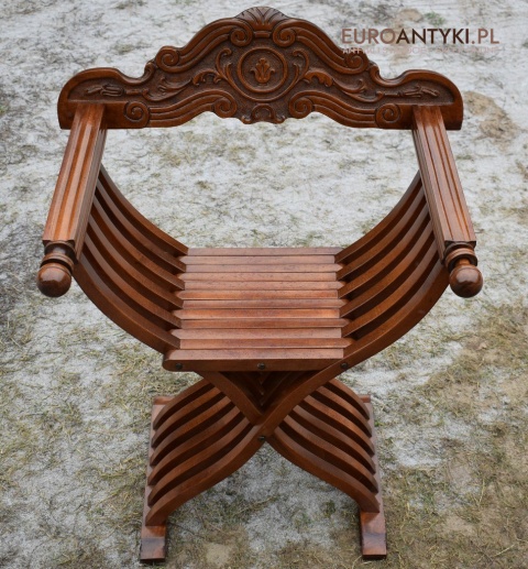 zabytkowe krzesła
