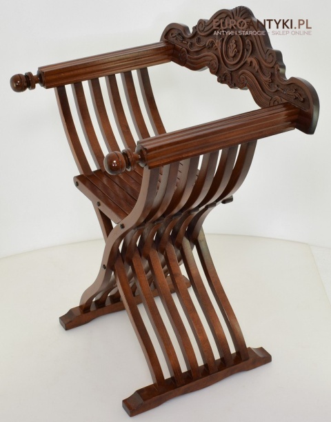 sklep ze starymi meblami