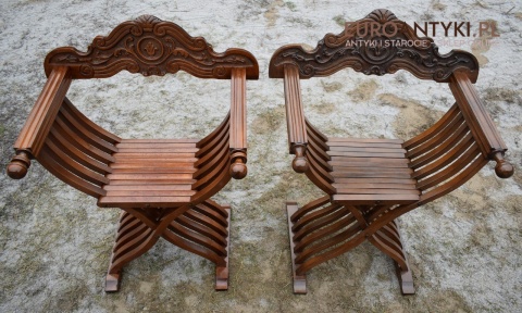królewskie krzesła