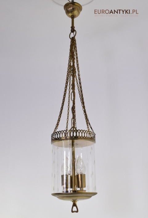 sklep ze starymi lampami