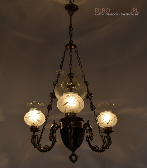nostalgiczny żyrandol