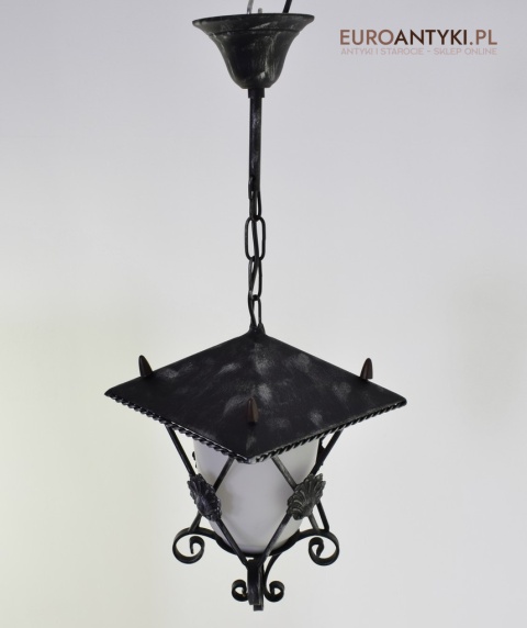 lampa rustykalna przed dom