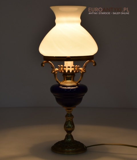 mosiężna lampka stolikowa