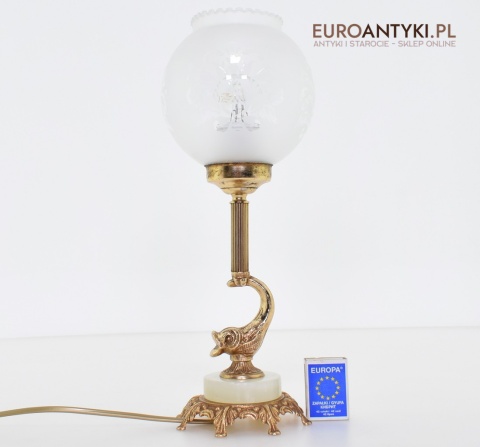 vintage lampa na stolik