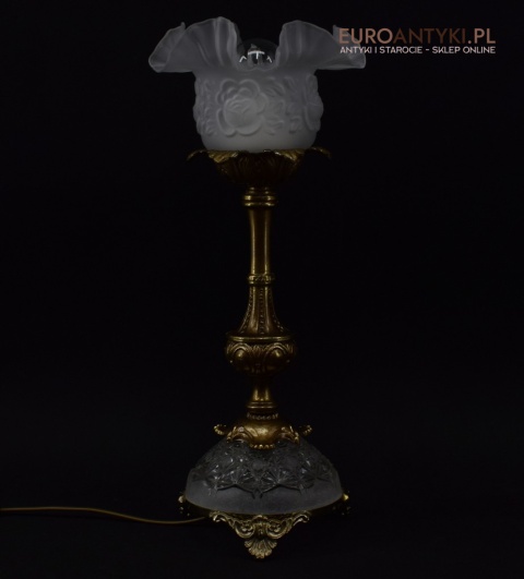 pałacowa lampka na stolik