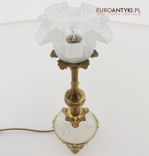 dworkowa lampka na stolik