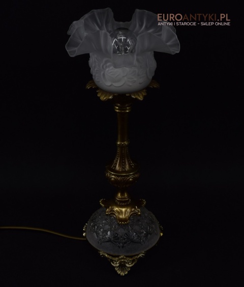 antyki lampy stołowe