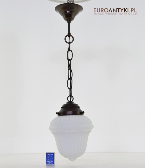 Oryginalna lampa sufitowa w stylu Art Deco.