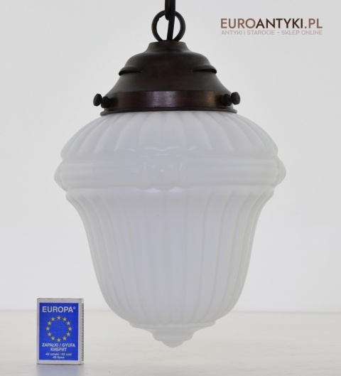 Oryginalna lampa sufitowa w stylu Art Deco.