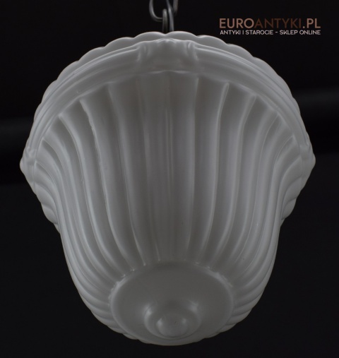Oryginalna lampa sufitowa w stylu Art Deco.