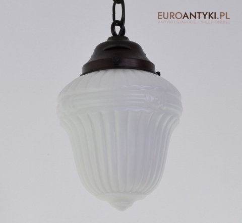 Oryginalna lampa sufitowa w stylu Art Deco.