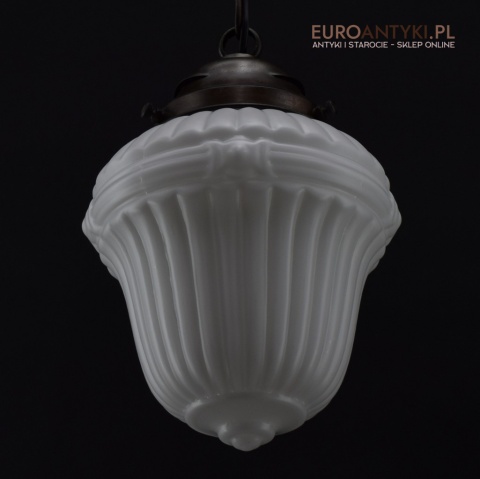 Oryginalna lampa sufitowa w stylu Art Deco.