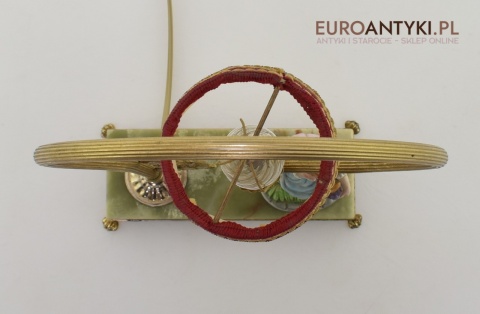 Cudowna lampka stołowa z dziewczynką