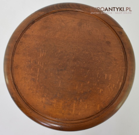 Drewniany kwietnik w stylu retro