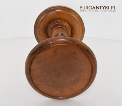 Drewniany kwietnik w stylu retro