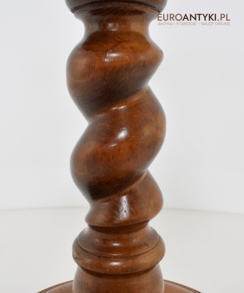 Drewniany kwietnik w stylu retro