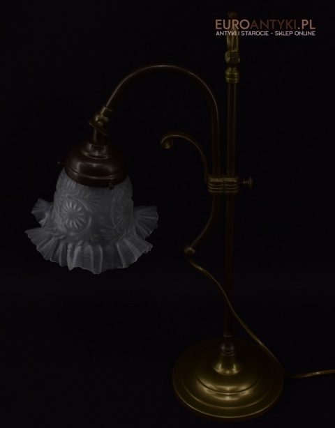 Antyczna lampa stołowa z kloszem