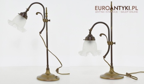 Antyczna lampa stołowa z kloszem