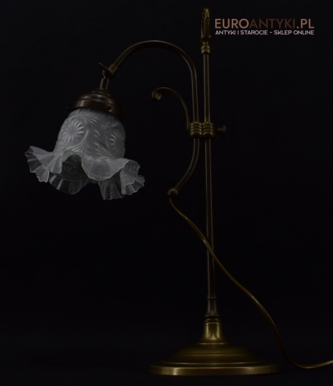 Antyczna lampa stołowa z kloszem